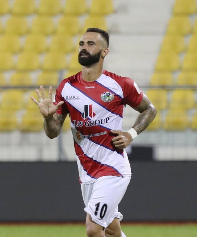 开云app下载-马来西亚归化第3名球员成功 本月参加国家队集训